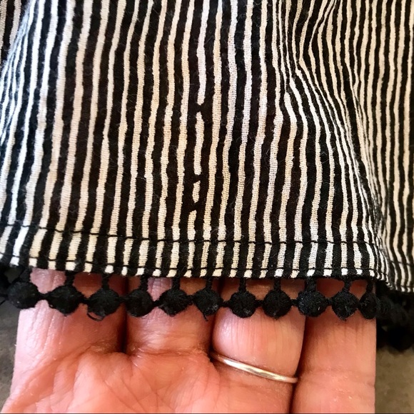 OLD NAVY | Black and White Circle/Skater Skirt - Picture 2 of 4